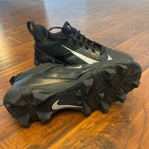Nike Black Football Cleats Sz 7.